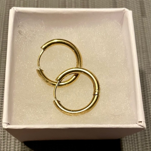 **SOLD**3 FOR $3014K Hinged Minimalist Hoops - Picture 2 of 6